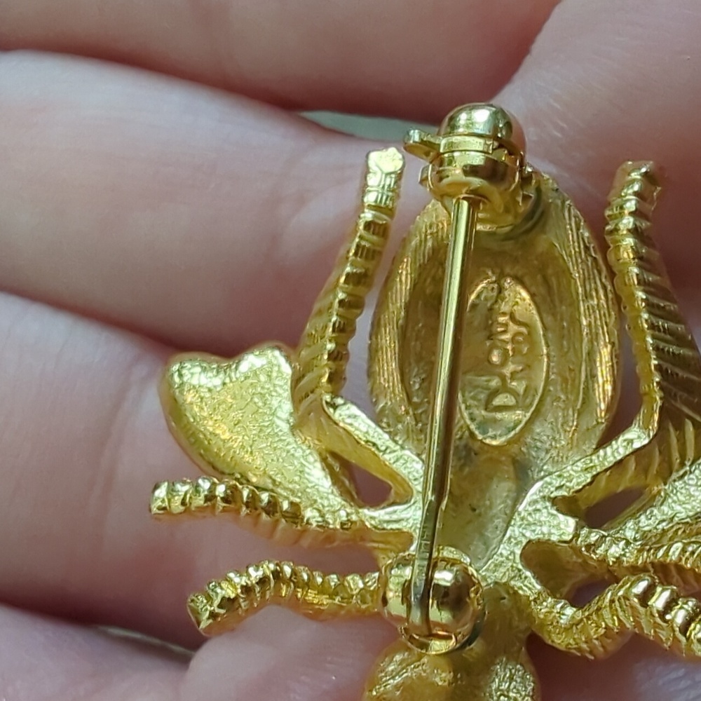 Vintage Joan Rivers Gold and Purple Bee Brooch - Picture 9 of 9